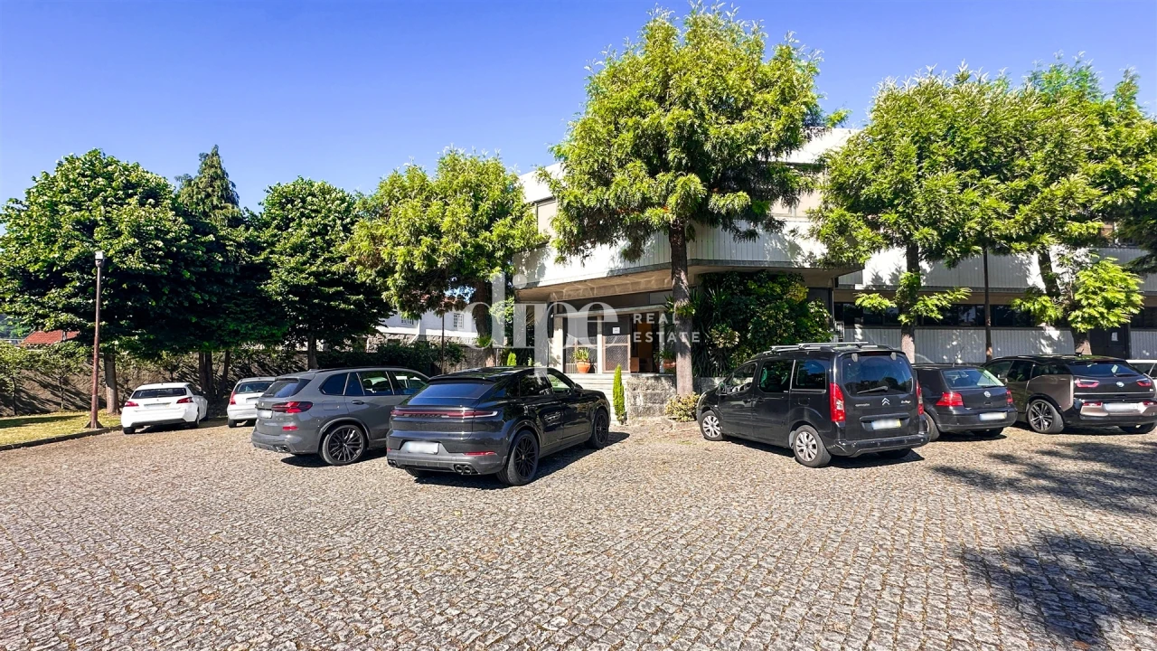 Armazém para Arrendamento em Polvoreira Foto 2