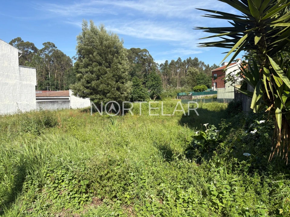 Terreno para Venda em Castêlo da Maia Foto 3