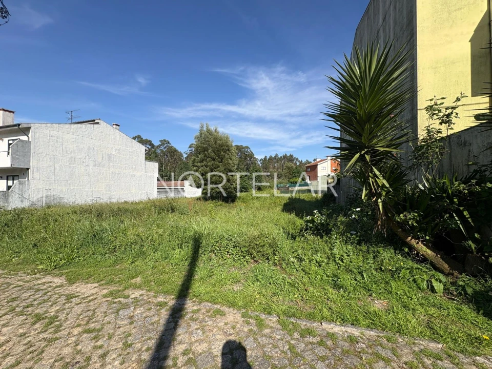 Terreno para Venda em Castêlo da Maia Foto 4