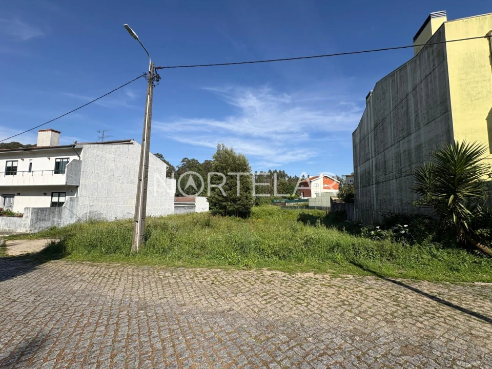 Terreno para Venda em Castêlo da Maia Foto 5