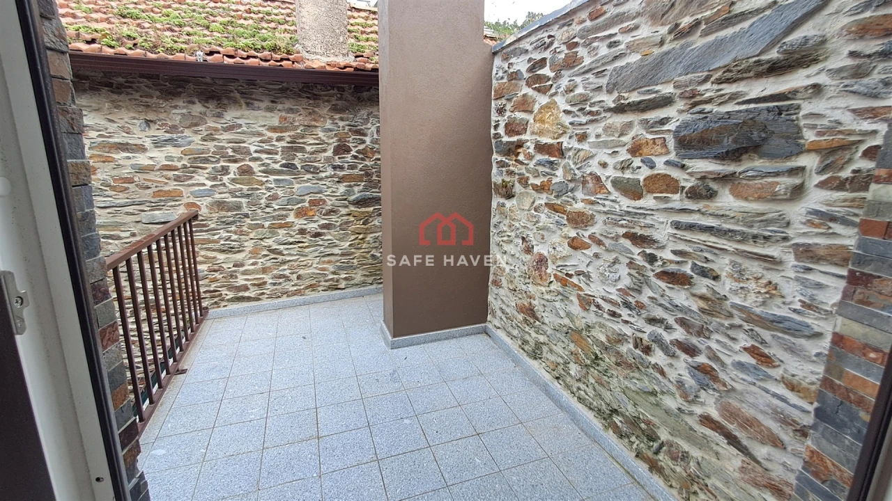 Moradia T4 para Venda em Sazes da Beira Foto 10