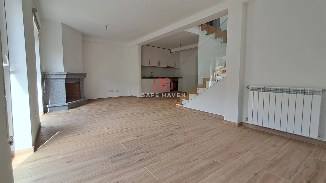 Moradia T4 para Venda em Sazes da Beira Foto 1