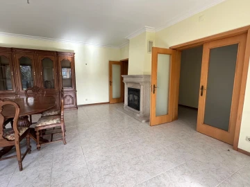 Moradia T4 para Venda em Amares e Figueiredo