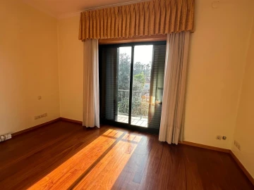 Moradia T4 para Venda em Amares e Figueiredo