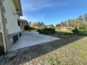 Moradia T4 para Venda em Amares e Figueiredo