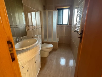 Moradia T4 para Venda em Amares e Figueiredo