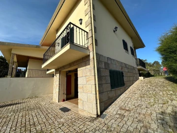 Moradia T4 para Venda em Amares e Figueiredo