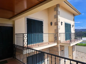 Moradia T4 para Venda em Lago