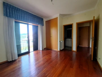 Moradia T4 para Venda em Lago