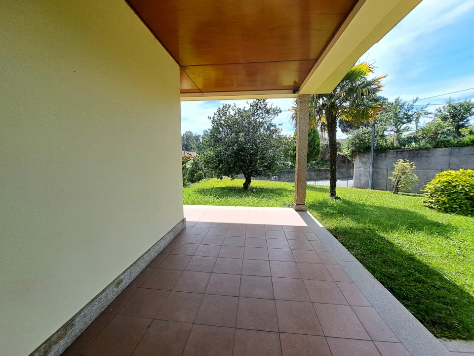 Moradia T4 para Venda em Lago Foto 2