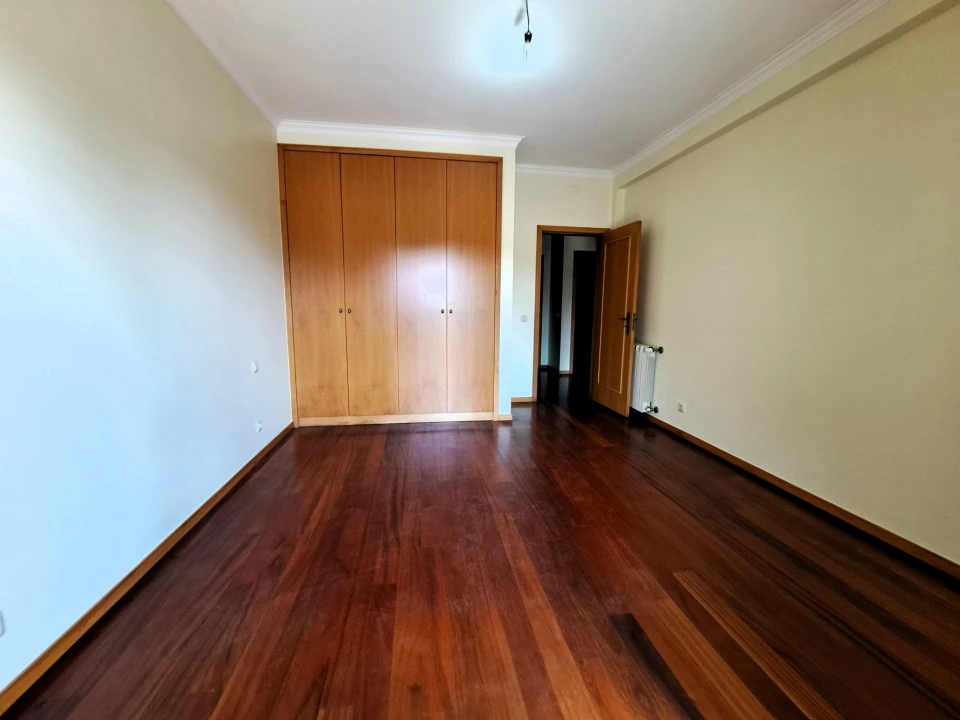 Moradia T4 para Venda em Lago Foto 22