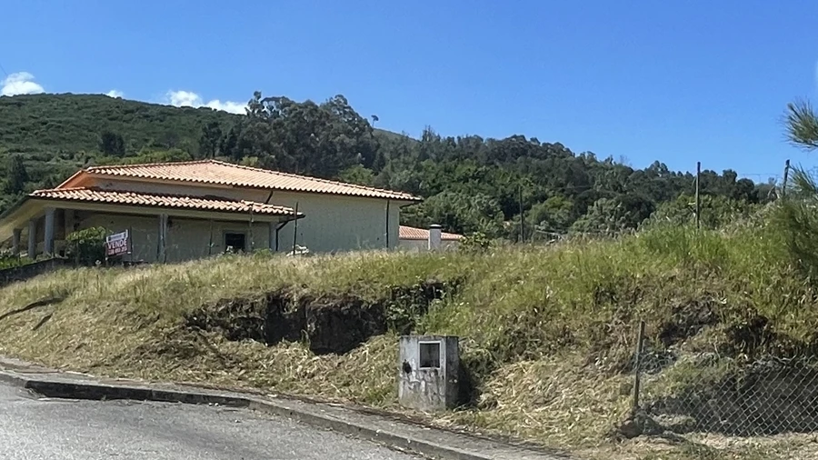 Terreno para Venda em Melo e Nabais