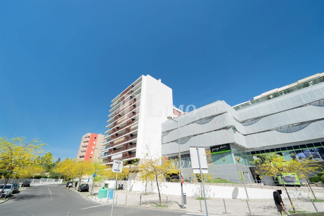 Apartamento T2 para Venda em São Domingos de Benfica Foto 2