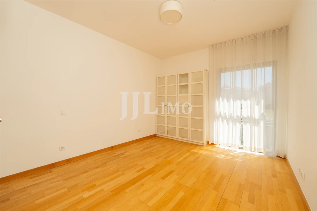 Apartamento T2 para Venda em São Domingos de Benfica Foto 12