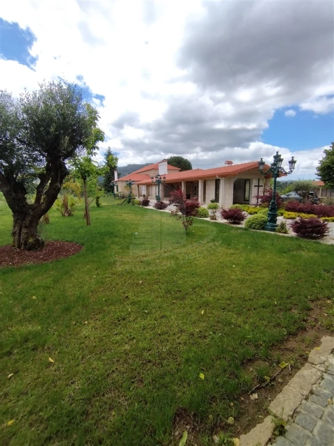 Quinta T0 para Venda em Geraz do Lima (Santa Maria, Santa Leocádia, Moreira), Deão