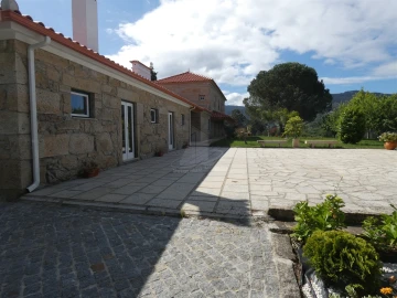 Quinta T0 para Venda em Geraz do Lima (Santa Maria, Santa Leocádia, Moreira), Deão