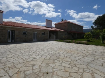 Quinta T0 para Venda em Geraz do Lima (Santa Maria, Santa Leocádia, Moreira), Deão