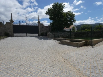 Quinta T0 para Venda em Geraz do Lima (Santa Maria, Santa Leocádia, Moreira), Deão