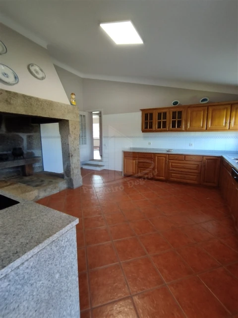 Quinta T0 para Venda em Geraz do Lima (Santa Maria, Santa Leocádia, Moreira), Deão