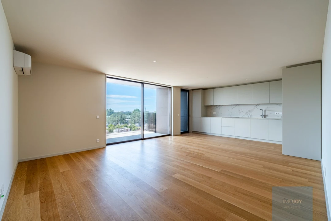 Apartamento T4 para Venda em Santa Marinha e São Pedro da Afurada Foto 1
