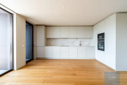 Apartamento T4 para Venda em Santa Marinha e São Pedro da Afurada