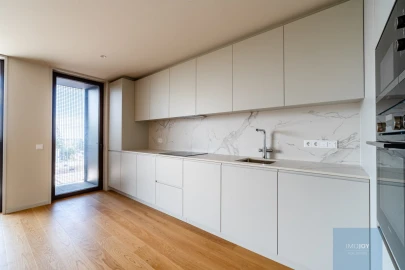 Apartamento T4 para Venda em Santa Marinha e São Pedro da Afurada
