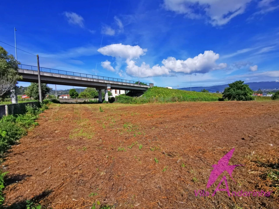 Terreno para Venda em Mazarefes e Vila Fria Foto 4