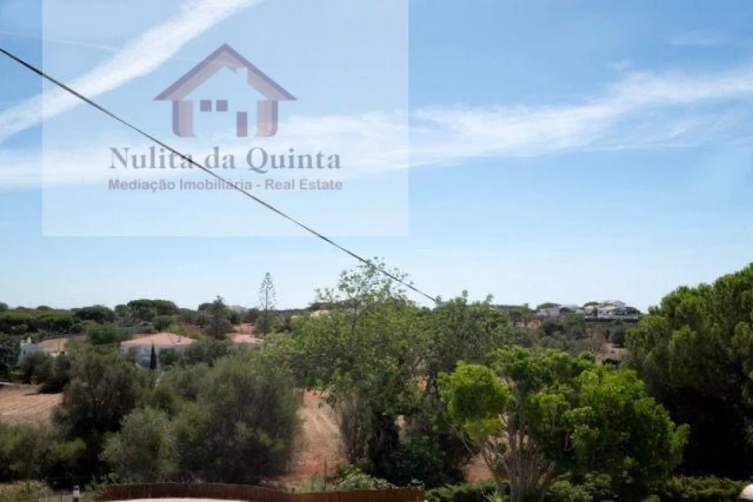 Moradia T5 para Venda em Ferreiras Foto 4