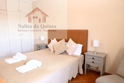 Moradia T5 para Venda em Ferreiras