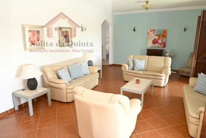 Moradia T5 para Venda em Ferreiras