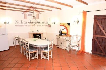 Moradia T5 para Venda em Ferreiras