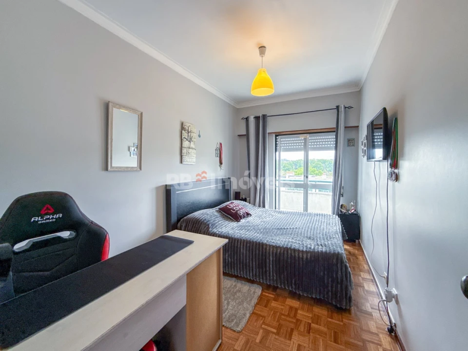 Apartamento T3 para Venda em São João Baptista e Santa Maria dos Olivais Foto 3