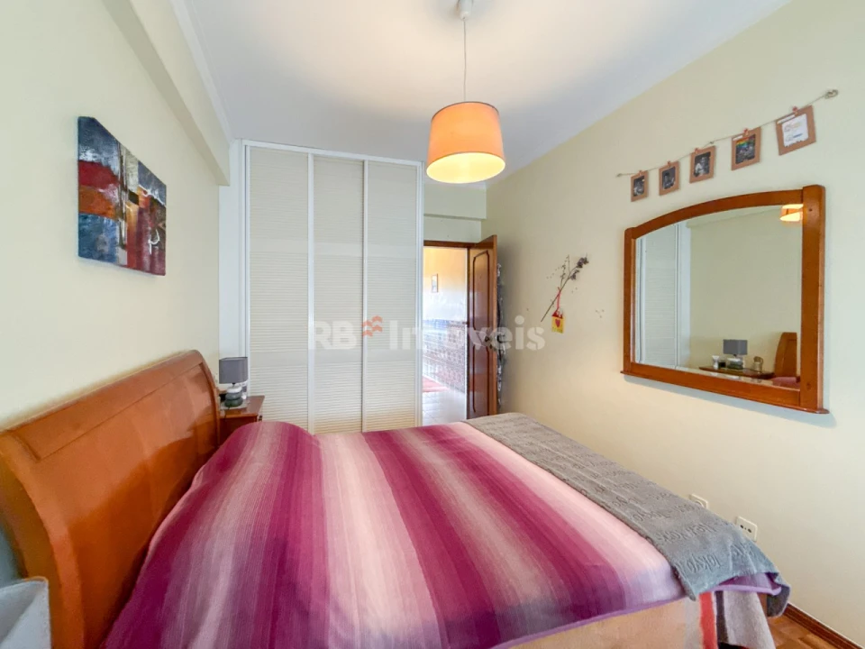 Apartamento T3 para Venda em São João Baptista e Santa Maria dos Olivais Foto 2