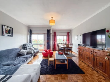 Apartamento T3 para Venda em São João Baptista e Santa Maria dos Olivais