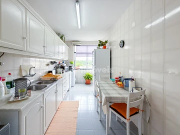 Apartamento T3 para Venda em São João Baptista e Santa Maria dos Olivais