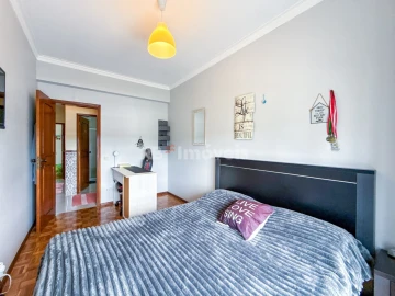 Apartamento T3 para Venda em São João Baptista e Santa Maria dos Olivais