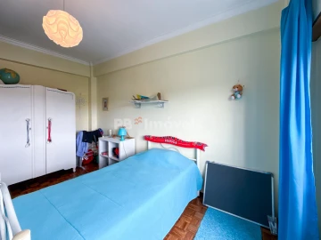 Apartamento T3 para Venda em São João Baptista e Santa Maria dos Olivais