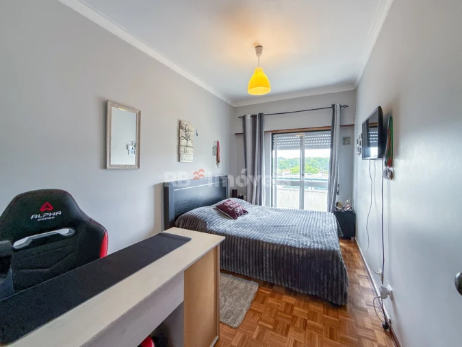 Apartamento T3 para Venda em São João Baptista e Santa Maria dos Olivais Foto 3