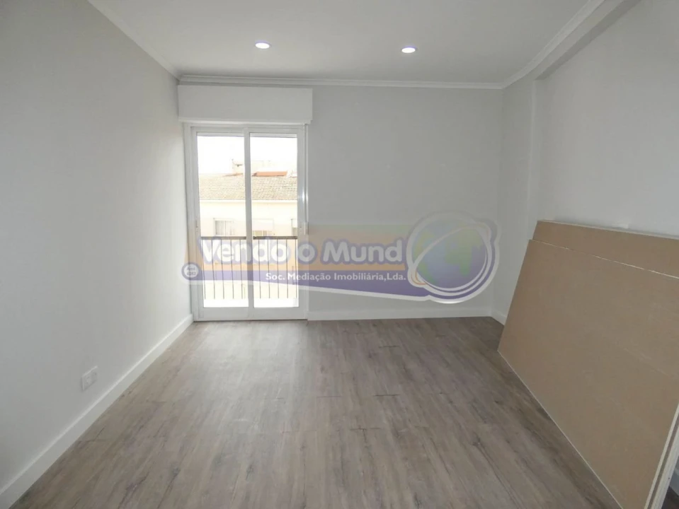 Apartamento T3 para Venda em Odivelas Foto 12