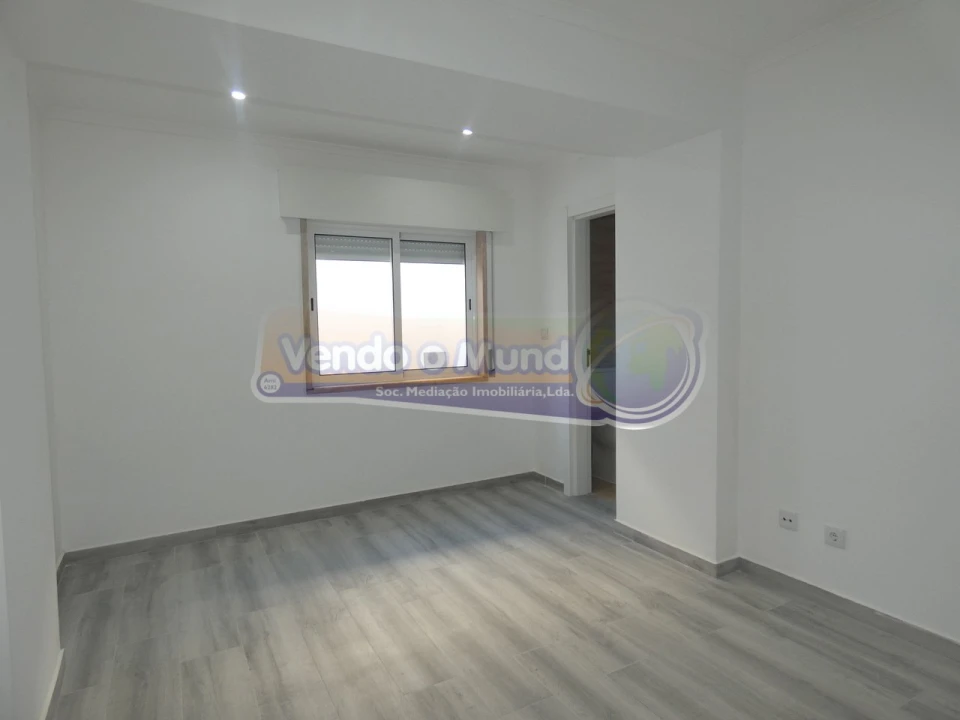 Apartamento T3 para Venda em Odivelas Foto 9