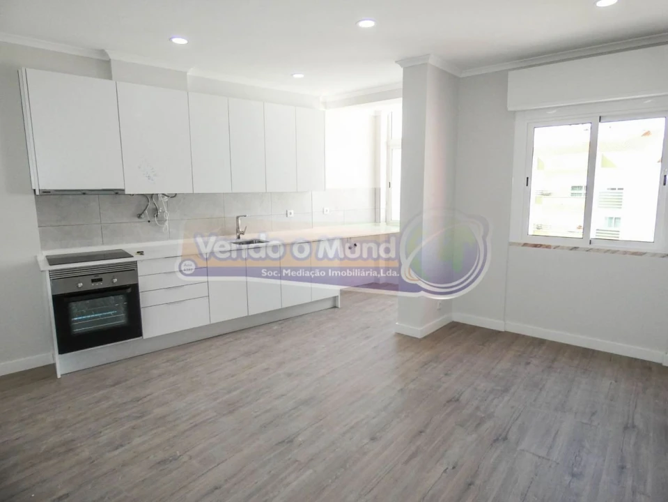Apartamento T3 para Venda em Odivelas Foto 2