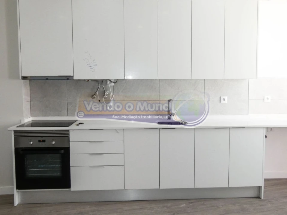 Apartamento T3 para Venda em Odivelas Foto 3