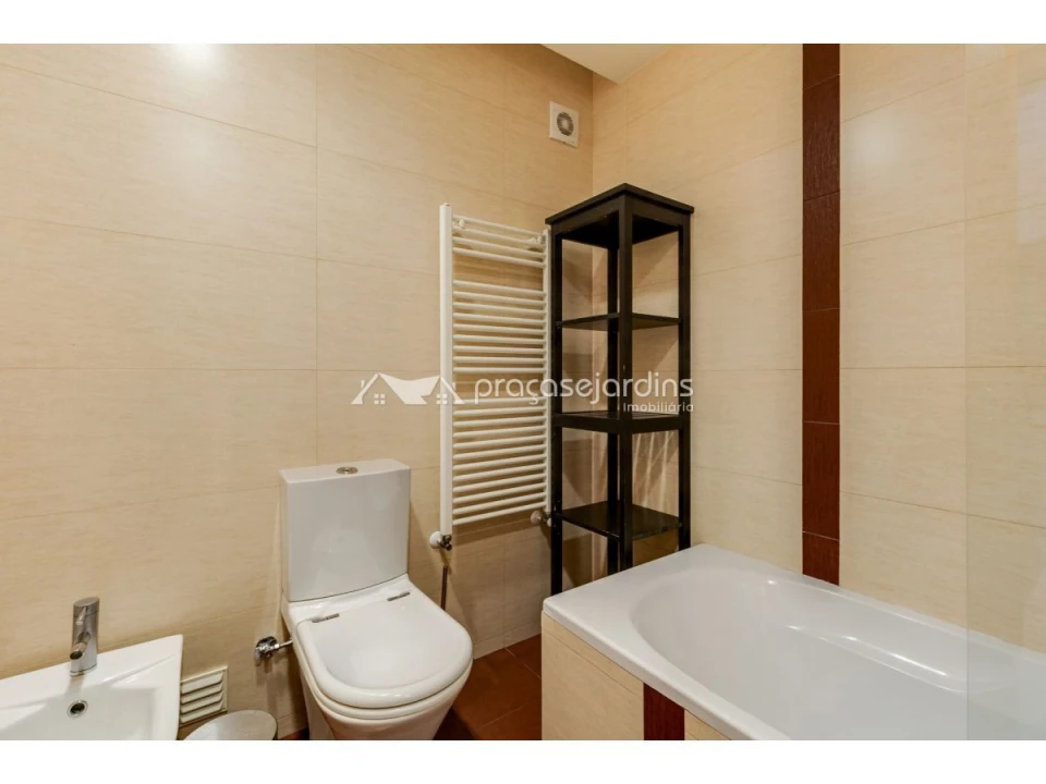 Apartamento T3 para Venda em Parceiros e Azoia Foto 20