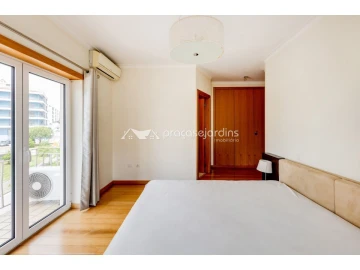 Apartamento T3 para Venda em Parceiros e Azoia