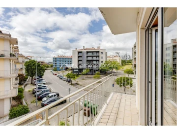 Apartamento T3 para Venda em Parceiros e Azoia