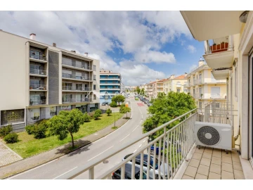 Apartamento T3 para Venda em Parceiros e Azoia