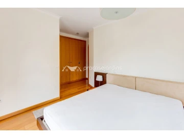 Apartamento T3 para Venda em Parceiros e Azoia