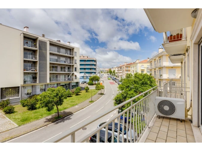 Apartamento T3 para Venda em Parceiros e Azoia Foto 9