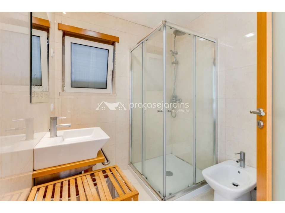 Apartamento T3 para Venda em Parceiros e Azoia Foto 13