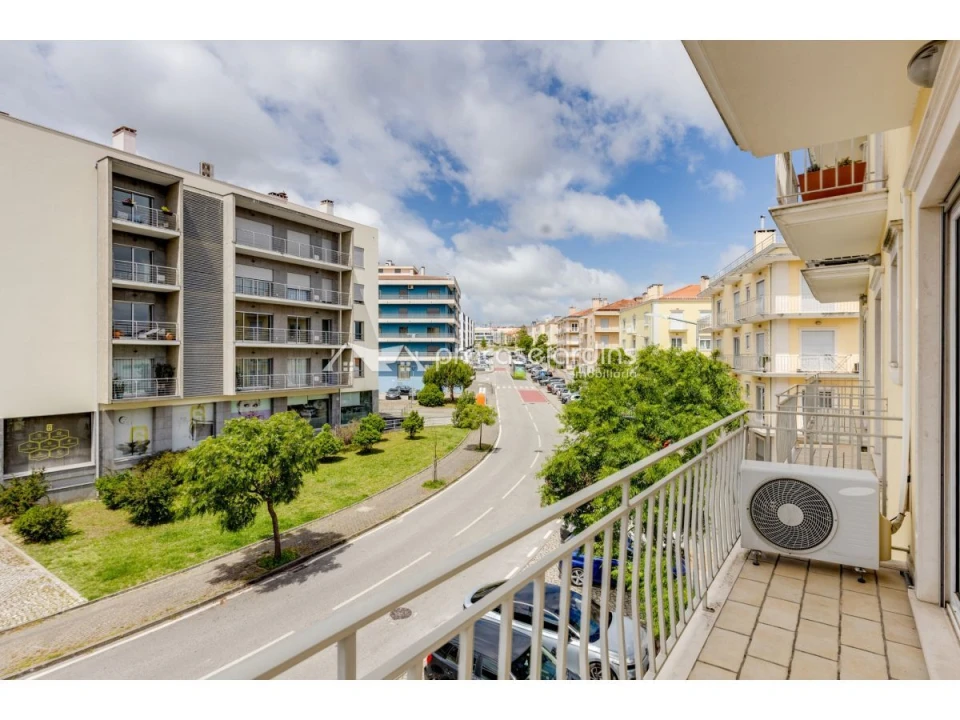Apartamento T3 para Venda em Parceiros e Azoia Foto 9